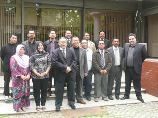 Fundador de Cinema Gotika y delegación de autoridades malayas a las que presta servicios digitales de remasterzación participaron de recepción en la embajada de Malasia Fundador de Cinema Gotika y delegación de autoridades malayas a las que presta servicios digitales de remasterzación participaron de recepción en la embajada de Malasia