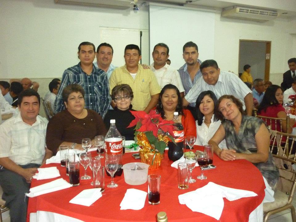 EL PERSONAL DEL CENTRO DE MAESTROS 2706 PRESENTE EN NUESTRA REUNION DE EVALUACION ANUAL. GRACIAS MUCHACH@S POR SU COLABORACION PARA ALCANZAR LAS METAS.
