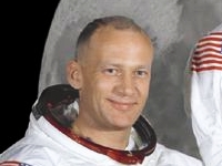 Quien fue el segundo hombre en llegar a la luna?