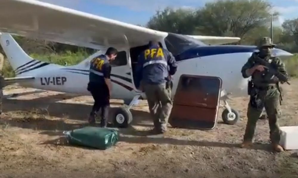 Interceptan un avión con más de 400 kilos de cocaína
