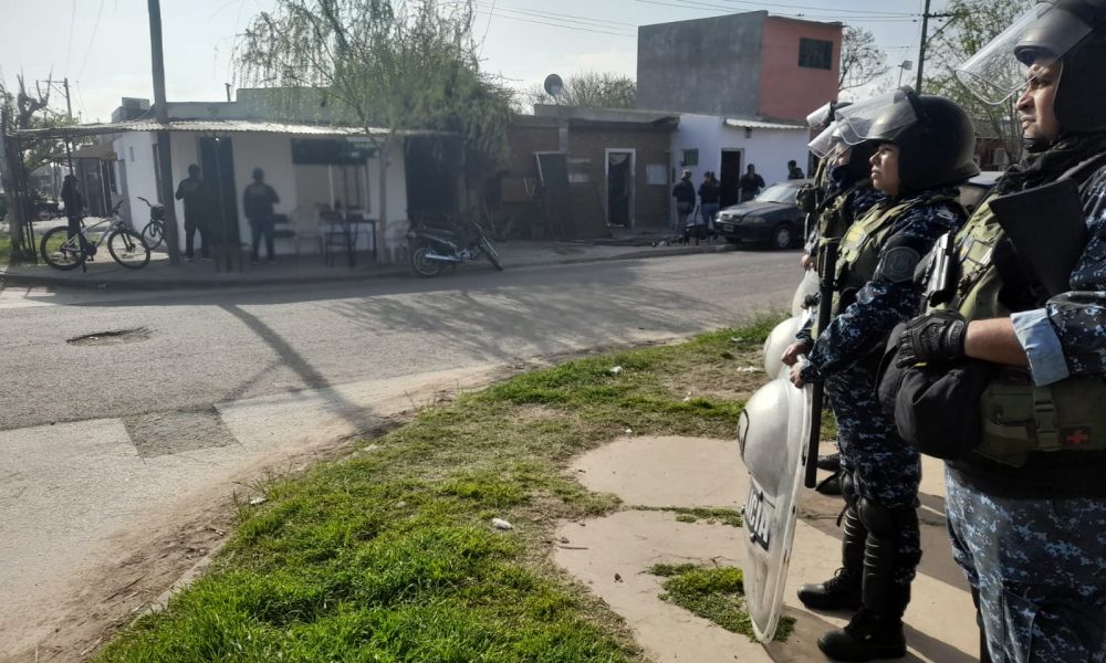 Operativo antidrogas en barrio 12 de Octubre