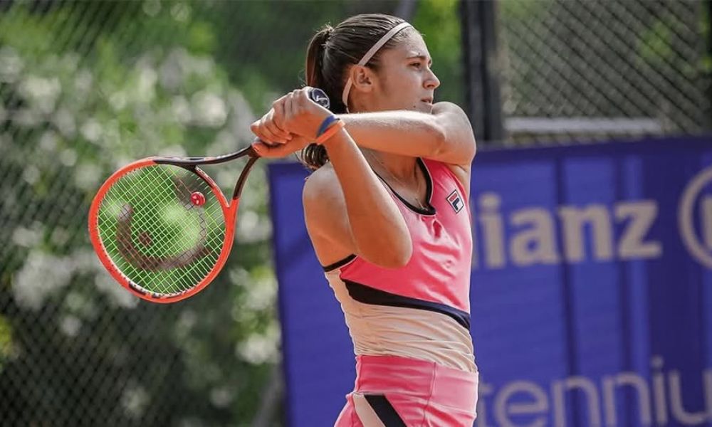 Julia Riera reaccionó a tiempo y avanzó a cuartos