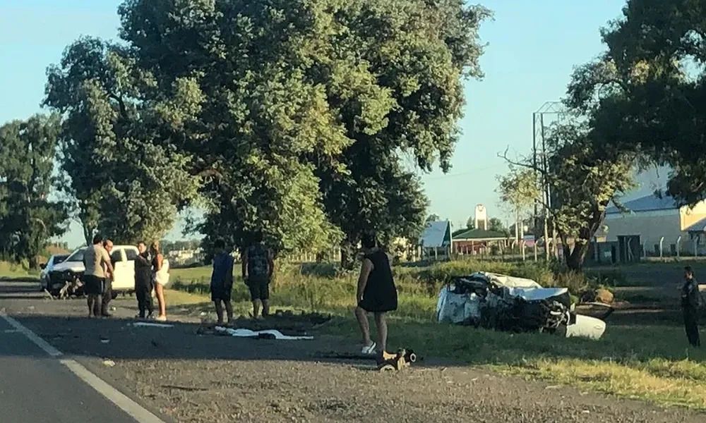 Dos jóvenes murieron tras un choque frontal