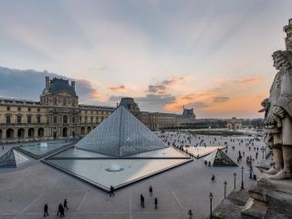 Golpe cinematográfico en el Louvre: Roban joyas invaluables de Napoleón y la emperatriz Josefina