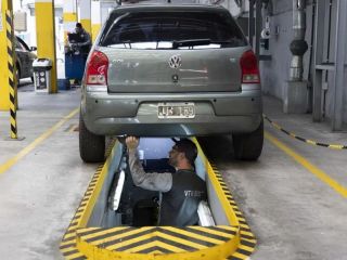 Nuevo aumento de la VTV: Lejos de las promesas iniciales, el bolsillo de los conductores se ve afectado