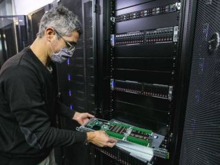 La Universidad Nacional de Crdoba puso en marcha la supercomputadora ms grande del pas
