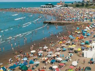 Vacaciones en suspenso: Casi la mitad de los argentinos resigna viajar este verano