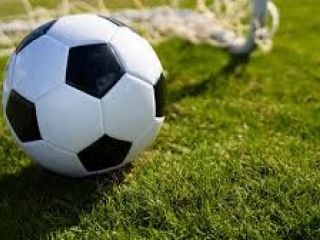 Tragedia en un partido de ftbol: Un joven de 19 aos muri tras un pelotazo en el pecho