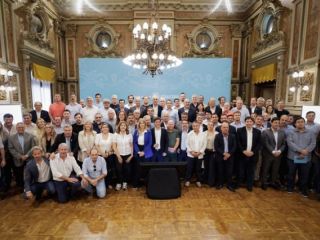 «Estamos ante una verdadera catástrofe»: Kicillof advirtió a intendentes por el impacto económico