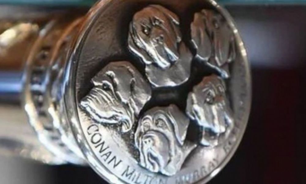 Detrás del bastón presidencial de Milei