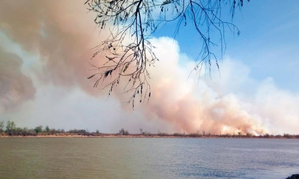 Incendio en las islas del Paraná