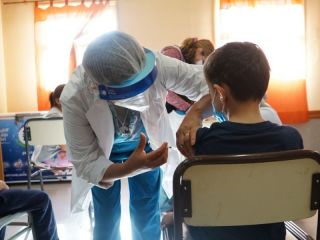 La campaña de vacunación en escuelas bonaerenses comenzará en febrero