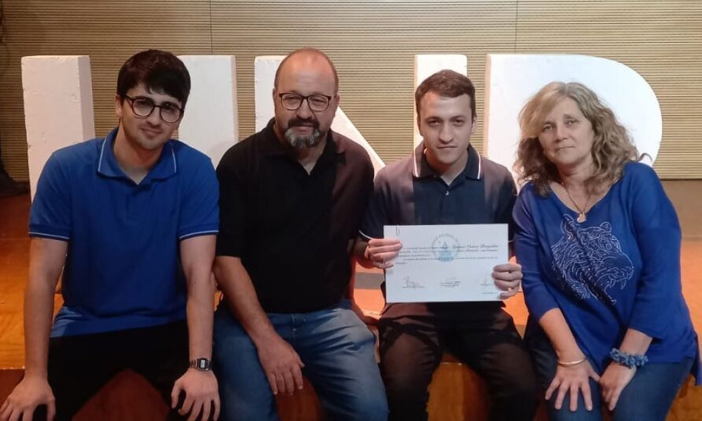 Ignacio junto a su familia