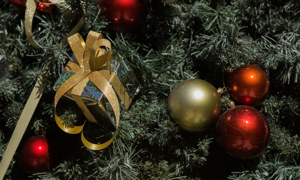 Municipios se anticipan y otorgan asuetos y bonos