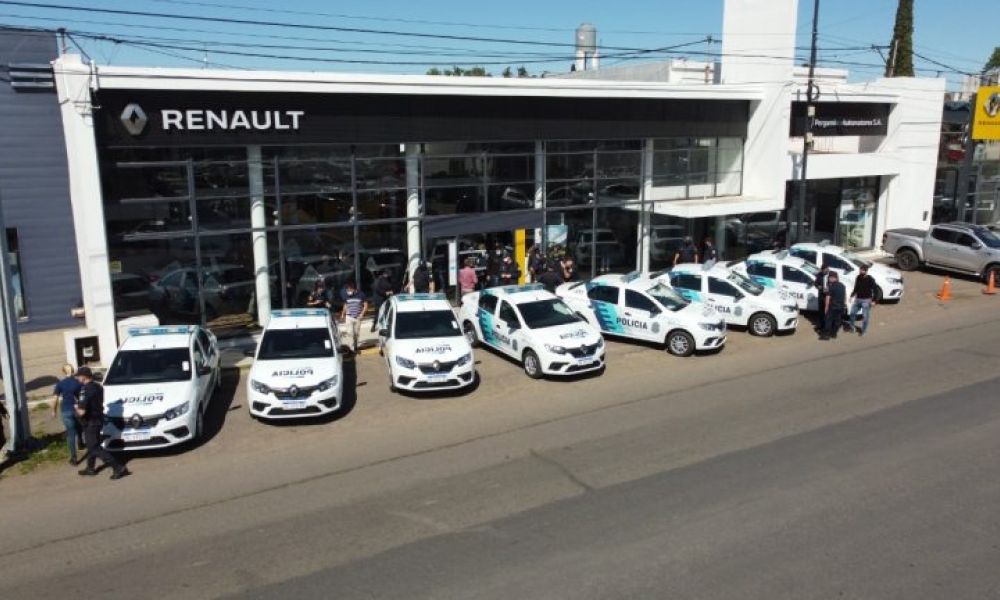 La Municipalidad entregó 13 vehículos nuevos a la Policía