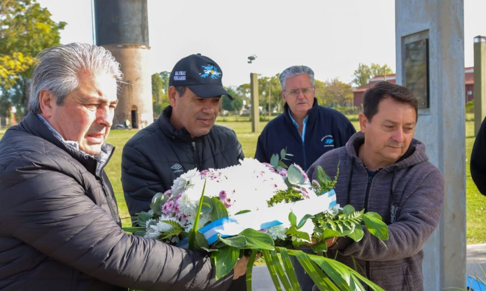 Homenaje a Eduardo Tomas Silva