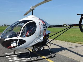 Helicptero argentino vuela alto y conquista Oshkosh