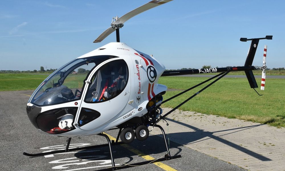 Helicóptero argentino vuela alto y conquista Oshkosh