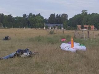 Chocaron en el aire cuando volaban en paramotores: un muerto y un herido grave