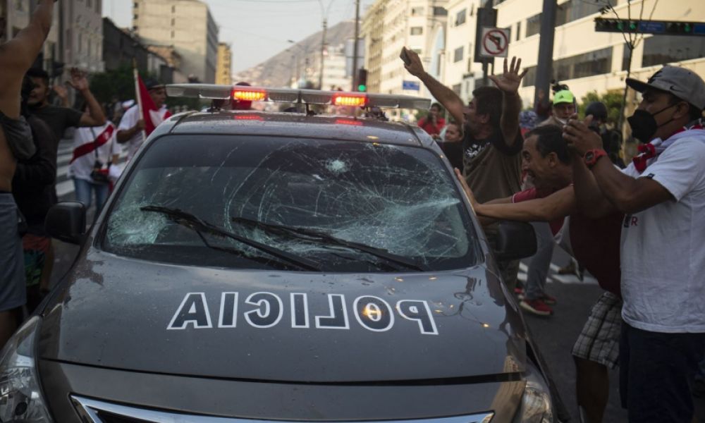 Violentos disturbios en Perú