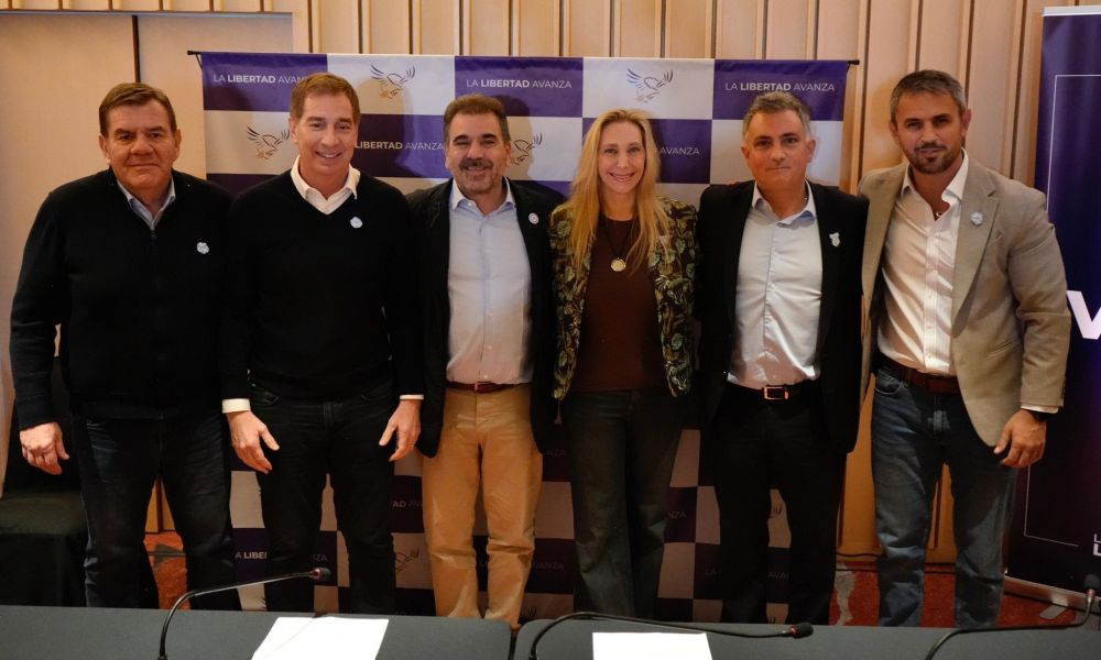 Fusión estratégica entre LLA y PRO