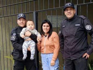 Hroes inesperados: Agentes penitenciarios salvan la vida de un nio con RCP
