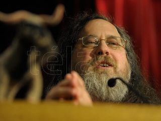 Stallman: La Nube no existe