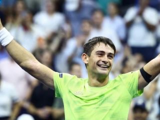 Navone hizo historia en Nueva York: Eliminó a Djokovic en cinco sets