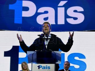 Massa: no le debemos nada a nadie ni robamos