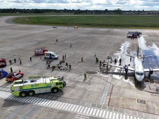 Simularon accidentes aéreos en Rosario y Tartagal: Más de 170 personas participaron de los operativos
