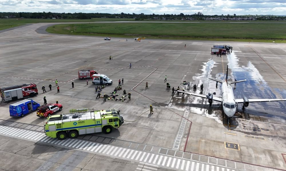 Simularon accidentes aéreos en Rosario y Tartagal