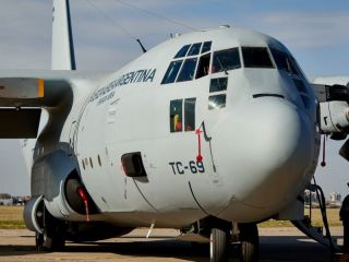 La Fuerza Area Argentina recibe un C-130 Hrcules modernizado de FAdeA
