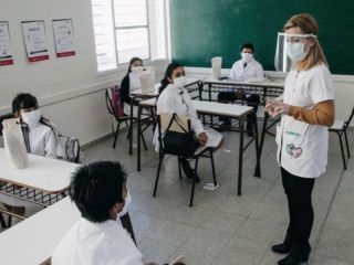 El Gobierno bonaerense gestiona la presencialidad absoluta en las aulas