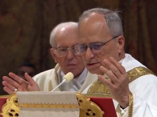 León XIV inició su pontificado con un llamado a la fe, la unidad y la luz en tiempos difíciles