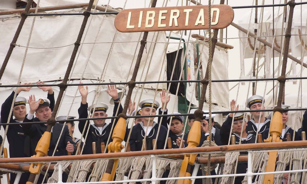 La fragata ARA «Libertad» surca los mares en su 53º Viaje