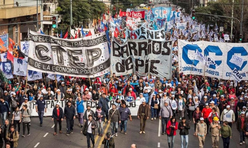 Darán de baja 2243 planes que tenían irregularidades
