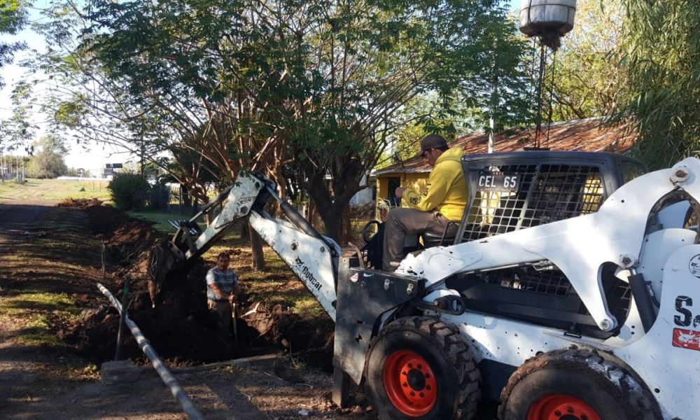 Extienden la red de agua potable en Urquiza