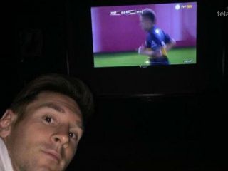 La selfie de Messi mirando River - Boca