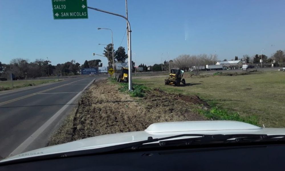 Trabajos en banquinas de la Ruta provincial 32