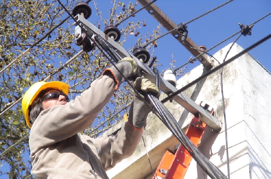 Prohíben a empresas cortar servicios en provincia de Buenos Aires