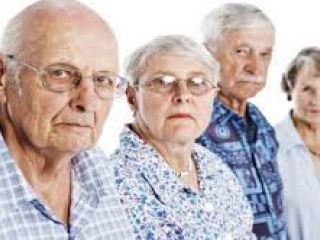 Adultos mayores: Despliegan gran operativo de desinfeccin en los bancos
