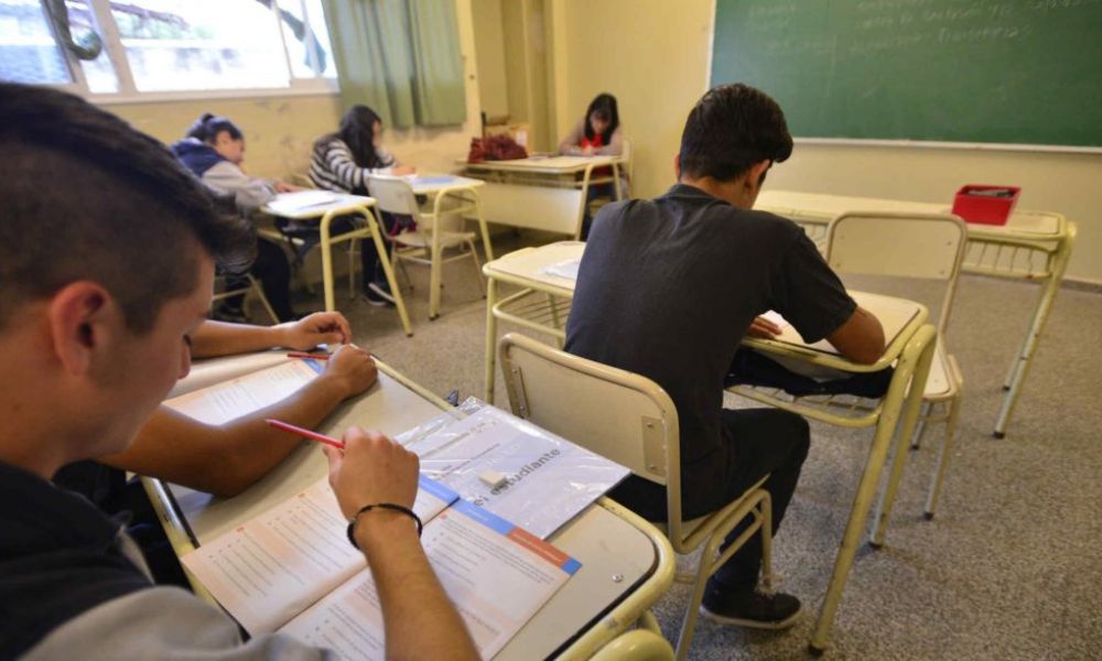 Formalizan cambios de evaluación en secundarias