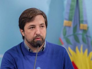 El gobierno de Kicillof cruzó a La Libertad Avanza por el proyecto para arancelar la salud a extranjeros