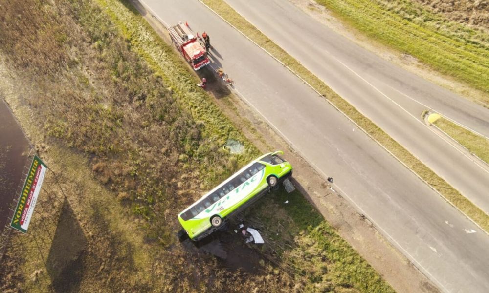 Vuelco de un micro de Vía Tac dejó cinco muertos
