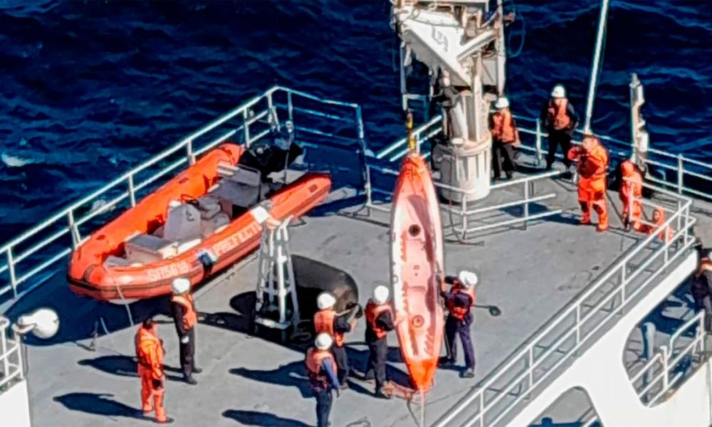 Encuentran el kayak de los pescadores desaparecidos