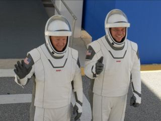 Mir en vivo el histrico lanzamiento del cohete de Elon Musk tripulado por dos astronautas de la NASA