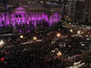 Ni una menos rene ms de 200 mil personas frente al Congreso