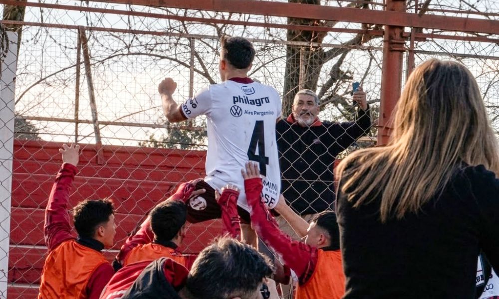 Douglas Haig reaccionó a tiempo y goleó a Sarmiento