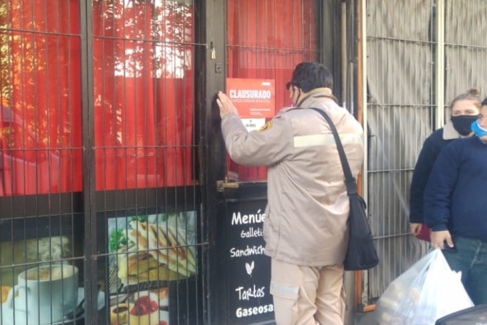 Rosario: Clausuraron un bar en pleno centro donde había 10 personas consumiendo