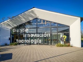 FAB Lab: El nuevo espacio donde adolescentes podrán crear con robótica, programación y videojuegos